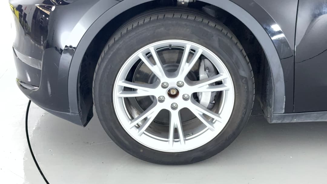 2023 Tesla Model Y Long Range, Automatic, 43869 km, Left Front Wheel