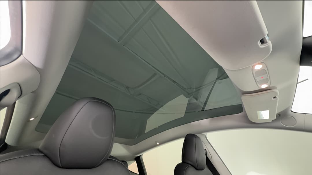2023 Tesla Model Y Long Range, Automatic, 43869 km, Interior Sunroof/Moonroof