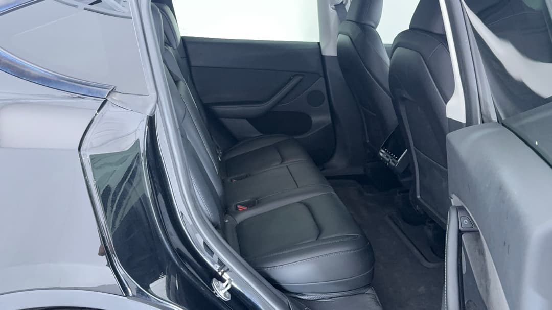 2023 Tesla Model Y Long Range, Automatic, 43869 km, Right Side Rear Door Cabin View