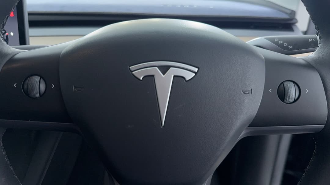 2023 Tesla Model Y Long Range, Automatic, 43869 km, Utility Switches/Buttons
