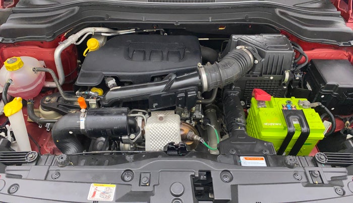 2019 Mahindra XUV300 W8(O) 1.2 PETROL DUAL TONE, Petrol, Manual, 9,646 km, Open Bonet