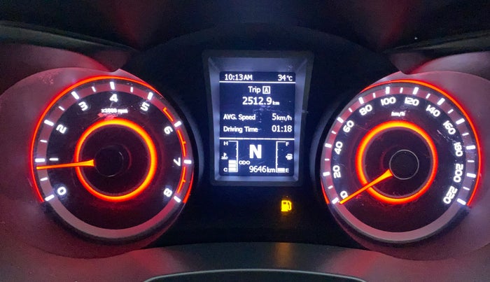2019 Mahindra XUV300 W8(O) 1.2 PETROL DUAL TONE, Petrol, Manual, 9,646 km, Odometer Image