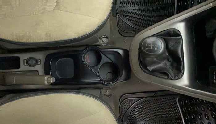 2011 Hyundai i10 SPORTZ 1.2, Petrol, Manual, 32,901 km, Gear Lever