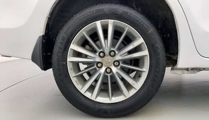 2016 Toyota Corolla Altis VL AT, Petrol, Automatic, 42,403 km, Right Rear Wheel