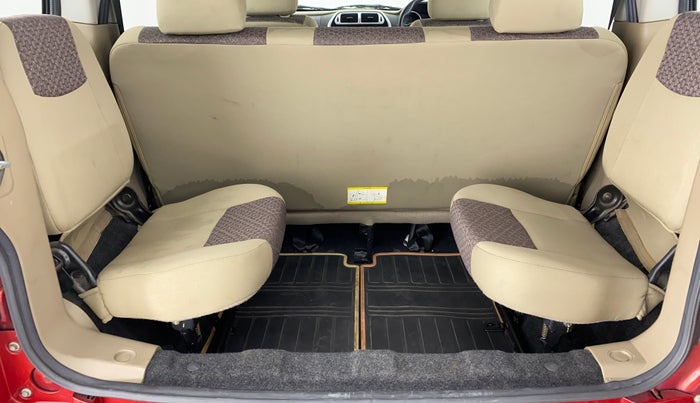 2018 Mahindra TUV300 T8 DUAL TONE, Diesel, Manual, 24,915 km, Third Seat Row ( optional )
