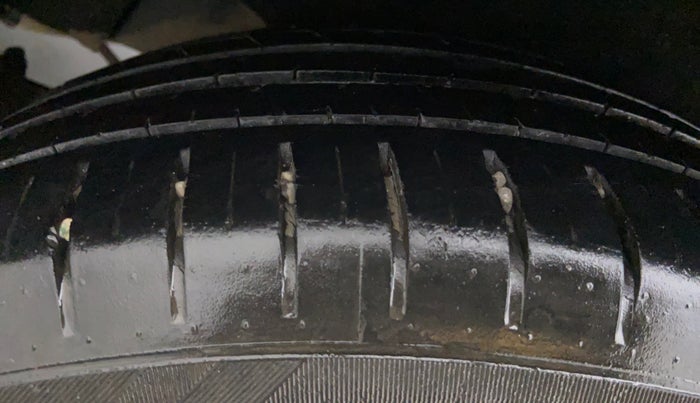 2015 Maruti Baleno ALPHA PETROL 1.2, Petrol, Manual, 44,759 km, Right Rear Tyre Tread