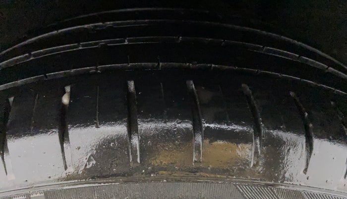 2015 Maruti Baleno ALPHA PETROL 1.2, Petrol, Manual, 44,873 km, Right Front Tyre Tread