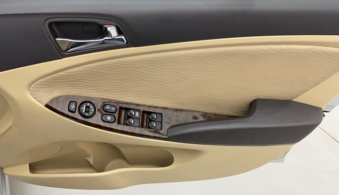 2014 Hyundai Verna FLUIDIC 1.6 VTVT SX, Petrol, Manual, 46,319 km, Driver Side Door Panels Control