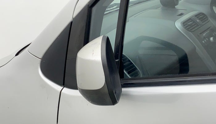2014 Maruti Ritz ZXI, Petrol, Manual, 34,379 km, Left rear-view mirror - Folding motor not working