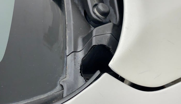 2014 Maruti Ritz ZXI, Petrol, Manual, 34,379 km, Bonnet (hood) - Cowl vent panel has minor damage
