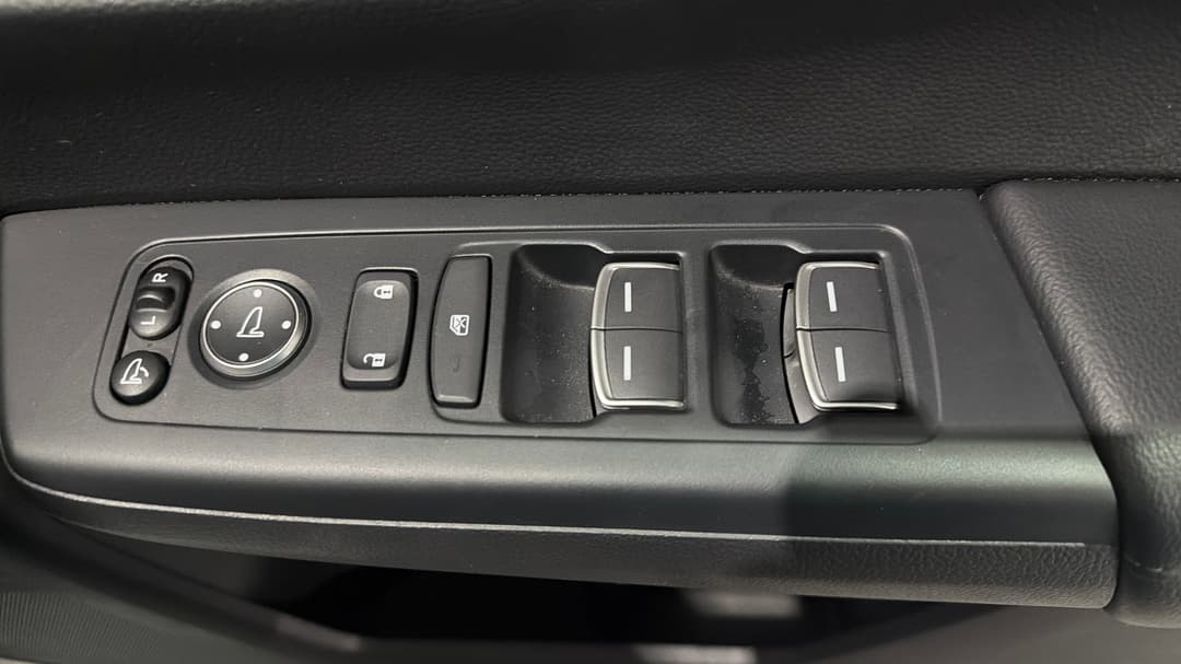 2024 Honda CR-V Vti L (2WD) 5 Seats, Automatic, 25638 km, Drivers Side Door Panel Controls