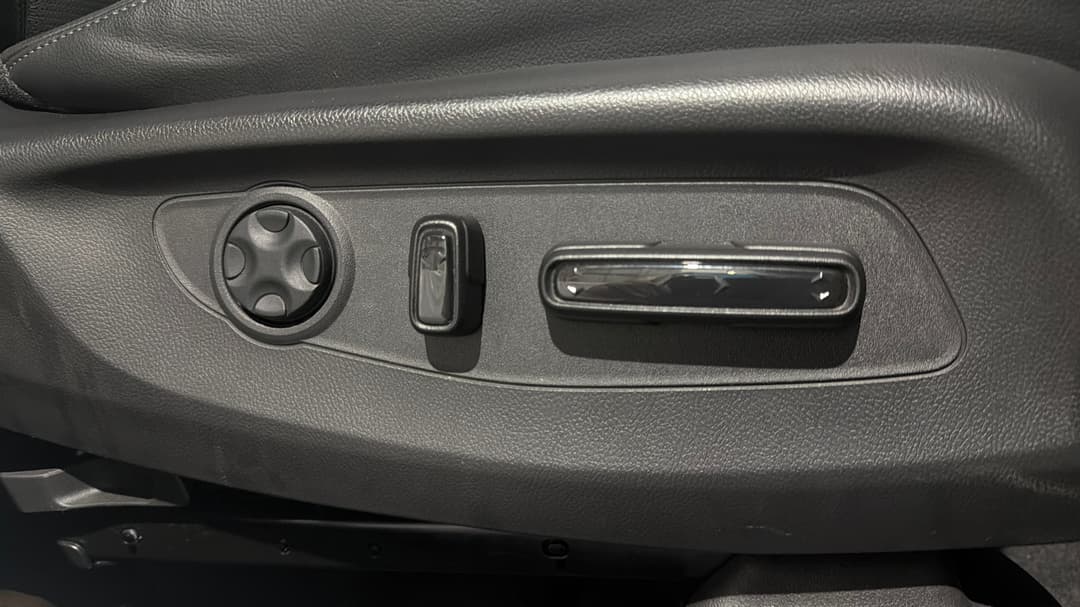 2024 Honda CR-V Vti L (2WD) 5 Seats, Automatic, 25638 km, Drivers Side Adjustment Panel