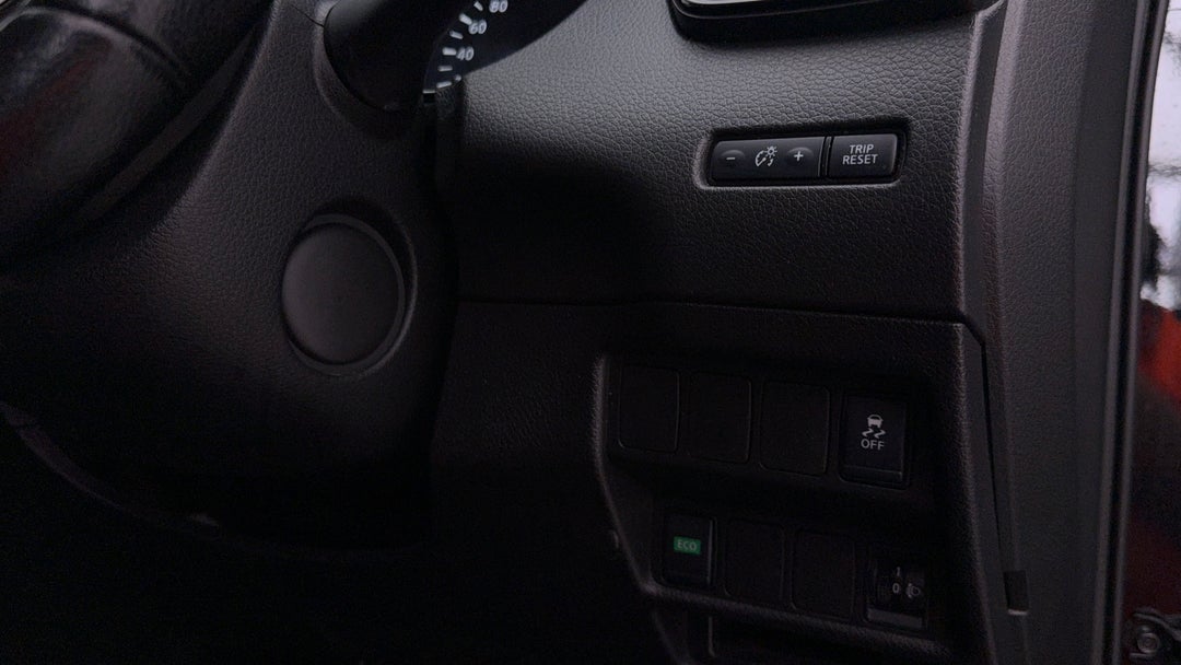 2019 Nissan X-trail St-l (2WD), Automatic, 161959 km, Utility Switches/Buttons