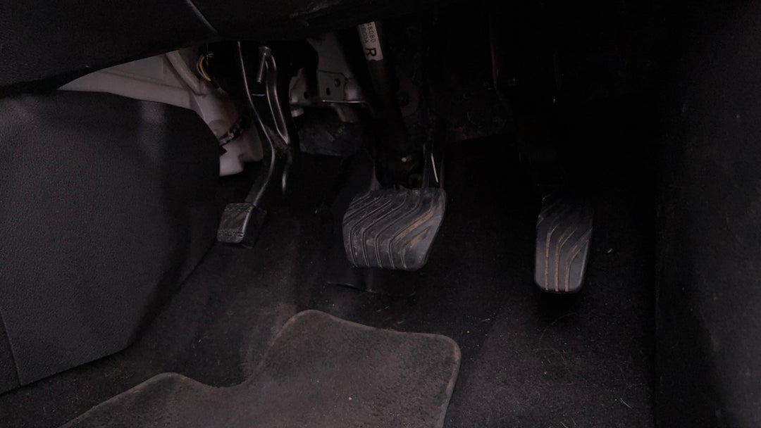 2019 Nissan X-trail St-l (2WD), Automatic, 161959 km, Pedals and Footmat