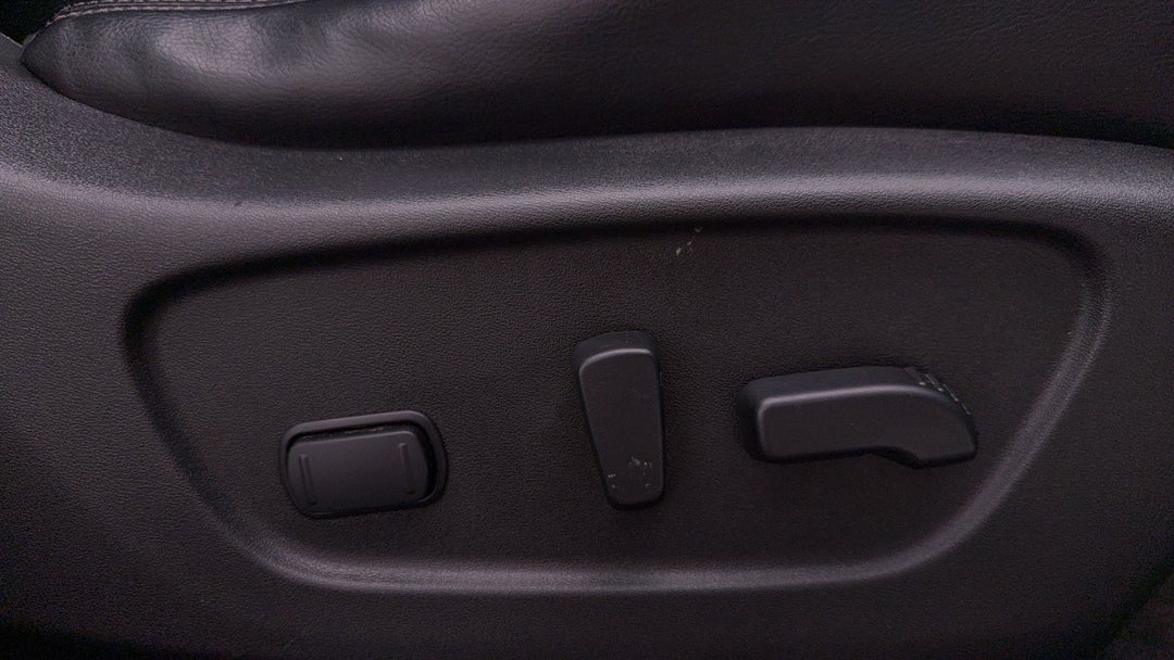 2019 Nissan X-trail St-l (2WD), Automatic, 161959 km, Drivers Side Adjustment Panel