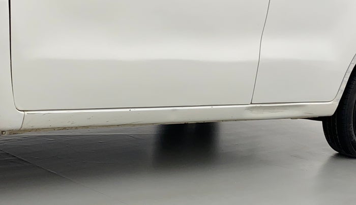 2017 Maruti Wagon R 1.0 VXI, CNG, Manual, 89,908 km, Left running board - Minor scratches