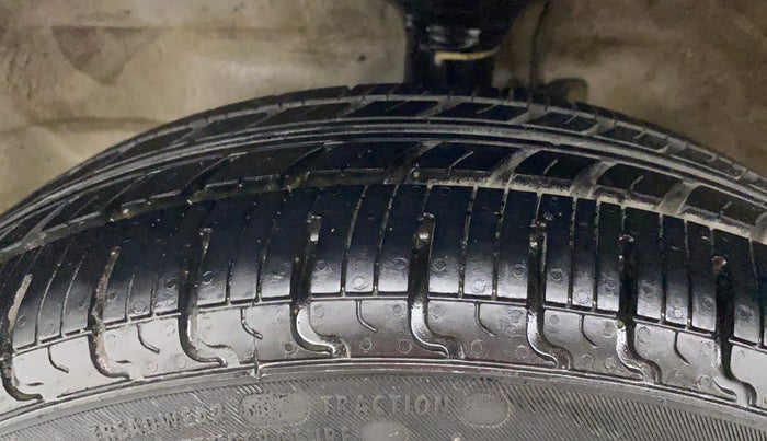 2017 Maruti Wagon R 1.0 VXI, CNG, Manual, 89,908 km, Left Front Tyre Tread