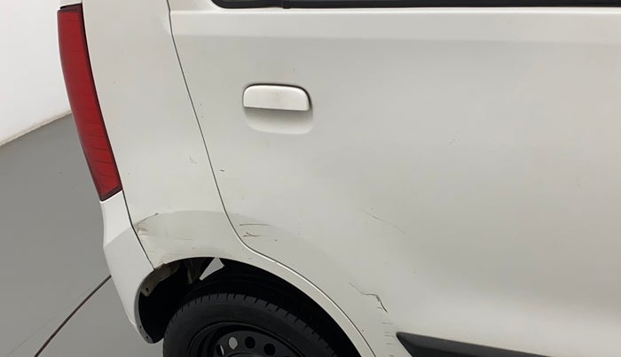 2017 Maruti Wagon R 1.0 VXI, CNG, Manual, 89,908 km, Right quarter panel - Slightly dented