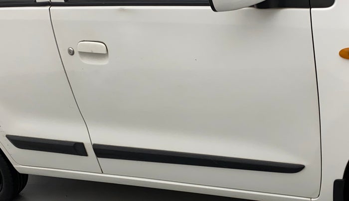 2017 Maruti Wagon R 1.0 VXI, CNG, Manual, 89,908 km, Driver-side door - Minor scratches