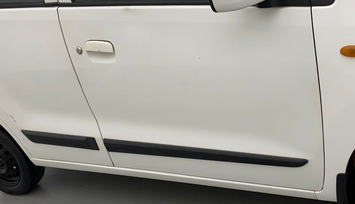 2017 Maruti Wagon R 1.0 VXI, CNG, Manual, 89,908 km, Driver-side door - Slightly dented