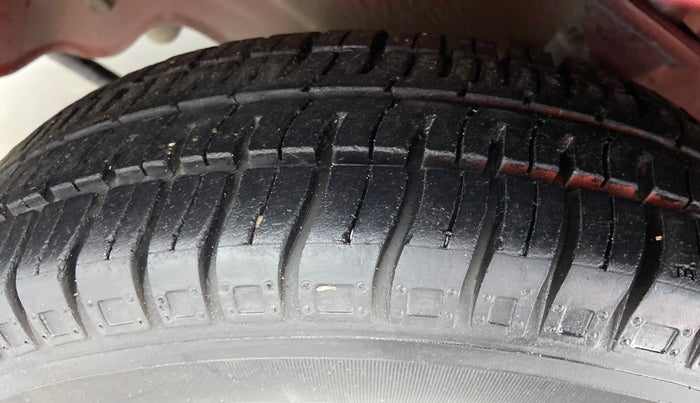 2014 Maruti Alto 800 LXI, Petrol, Manual, 17,225 km, Left Front Tyre Tread