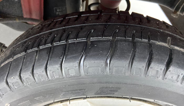 2014 Maruti Alto 800 LXI, Petrol, Manual, 17,225 km, Left Rear Tyre Tread