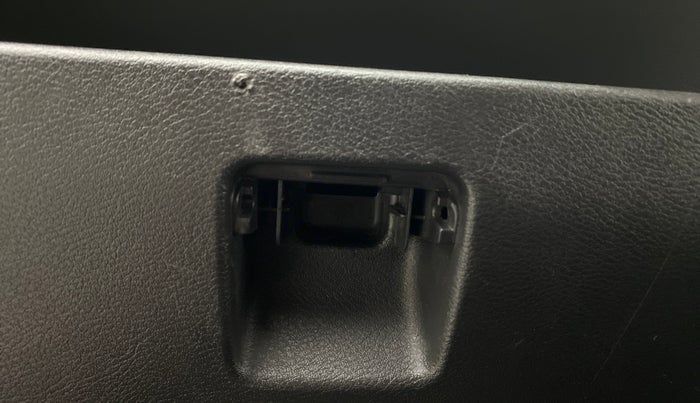 2018 Datsun Redi Go T (O), Petrol, Manual, 21,877 km, Dashboard - Glove Box cover damage