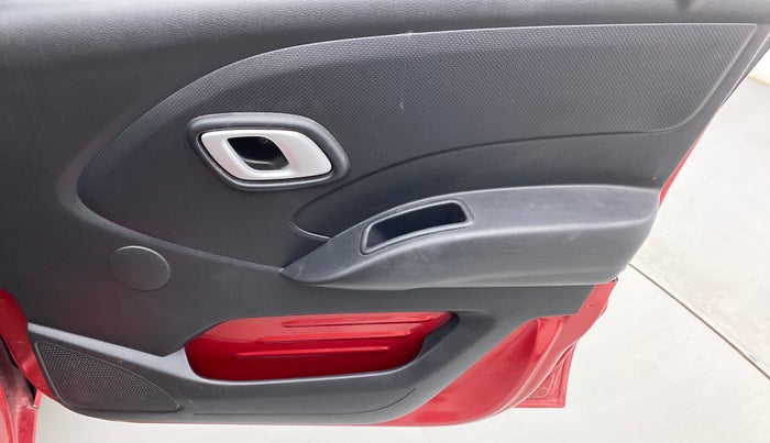 2018 Datsun Redi Go T (O), Petrol, Manual, 21,877 km, Driver Side Door Panels Control