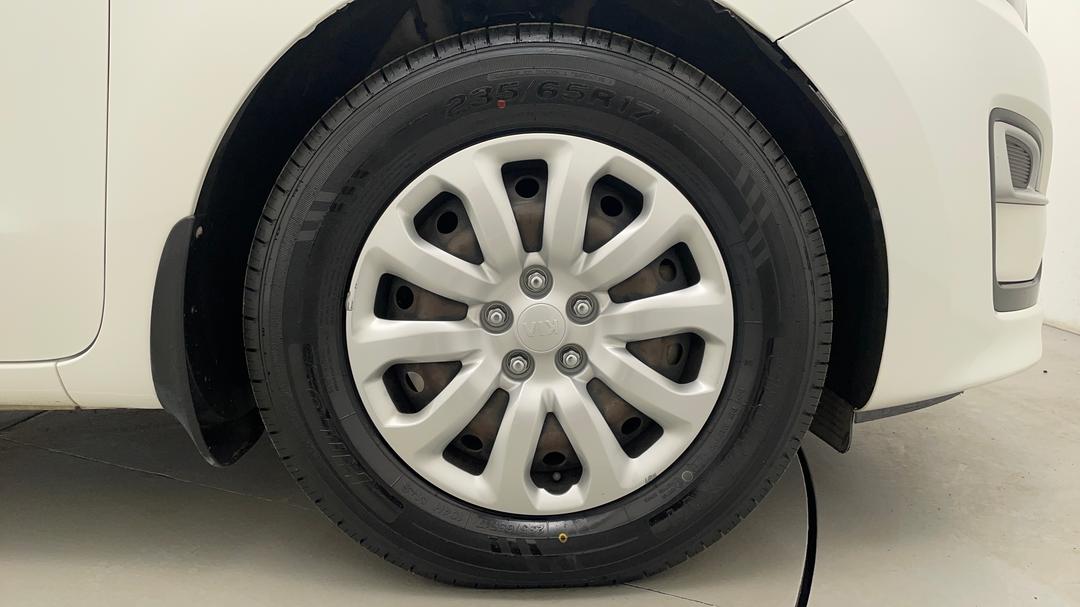 2018 Kia Carnival S, Automatic, 108823 km, Right Front Wheel