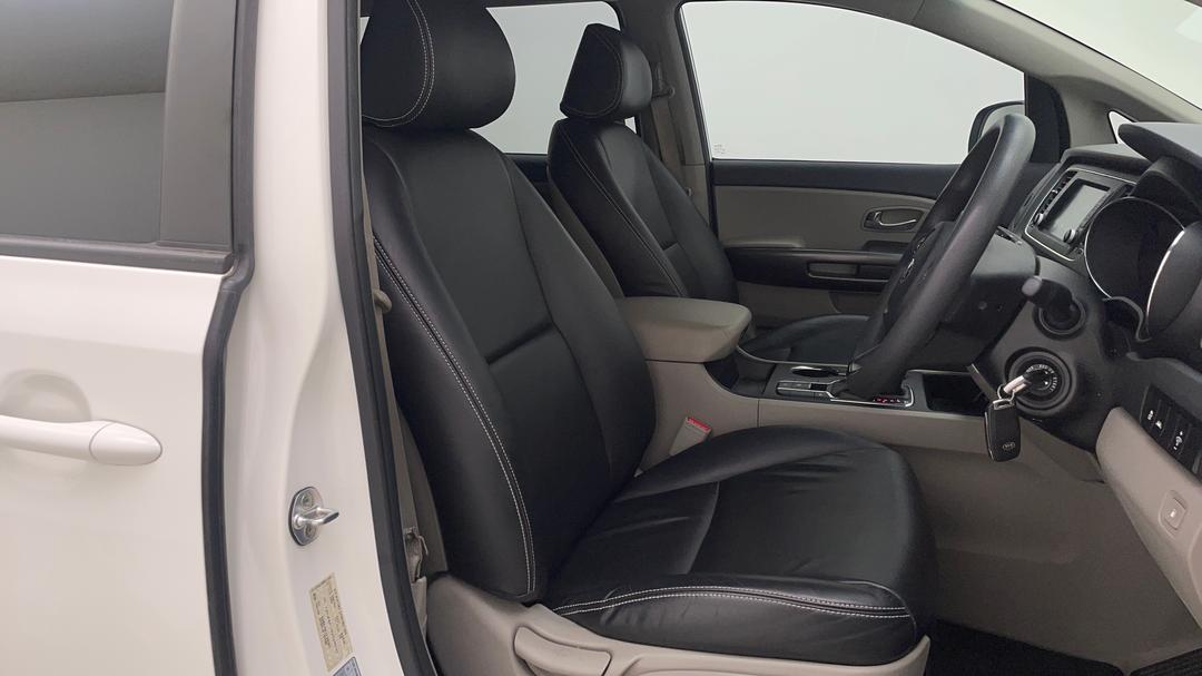 2018 Kia Carnival S, Automatic, 108823 km, Right Side Front Door Cabin View
