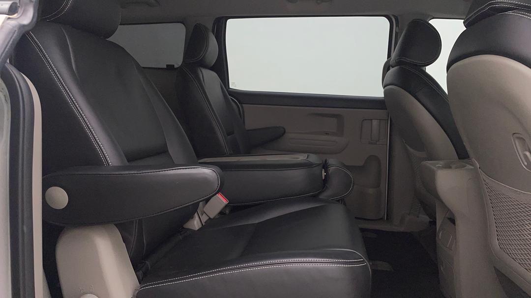 2018 Kia Carnival S, Automatic, 108823 km, Right Side Rear Door Cabin View