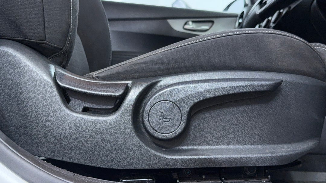 2018 Kia Cerato Sport Nav, Automatic, 91303 km, Drivers Side Adjustment Panel