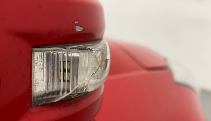 2015 Maruti Swift VXI, Petrol, Manual, 51,182 km, Right rear-view mirror - Indicator light has minor damage