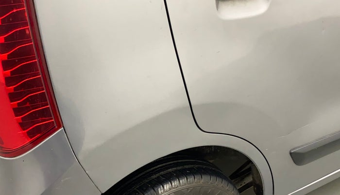 2018 Maruti Wagon R 1.0 LXI CNG, CNG, Manual, 1,04,892 km, Right quarter panel - Slightly dented