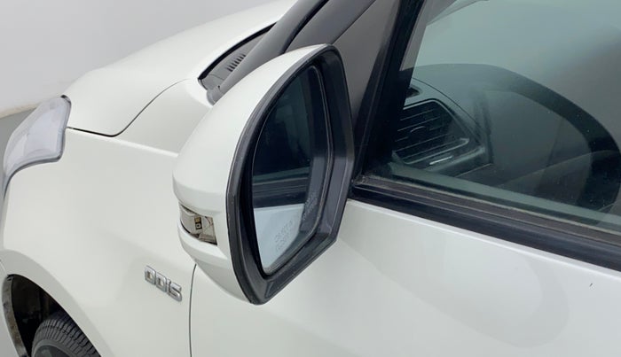 2013 Maruti Swift VDI, Diesel, Manual, 45,677 km, Left rear-view mirror - Indicator light not working