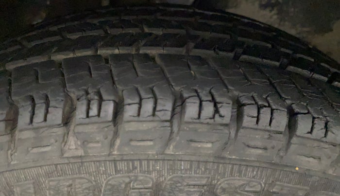 2013 Maruti Zen Estilo VXI, Petrol, Manual, 13,642 km, Left Rear Tyre Tread