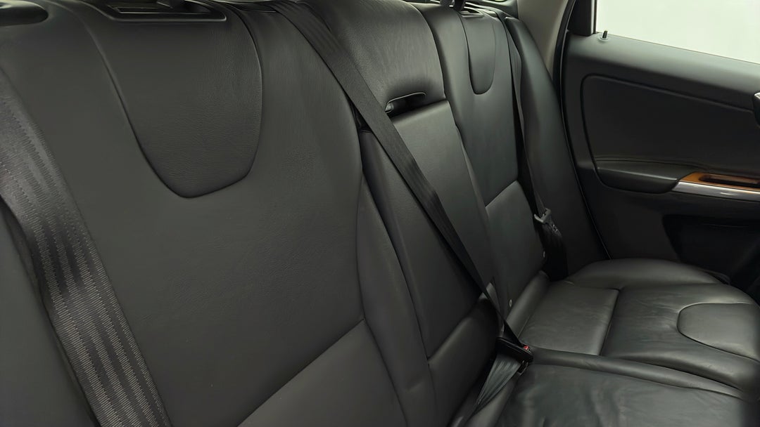 2016 Volvo XC60 D4 Luxury, Automatic, 120991 km, Right Side Rear Door Cabin View