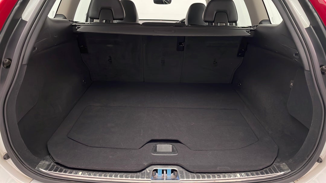 2016 Volvo XC60 D4 Luxury, Automatic, 120991 km, Boot Inside View