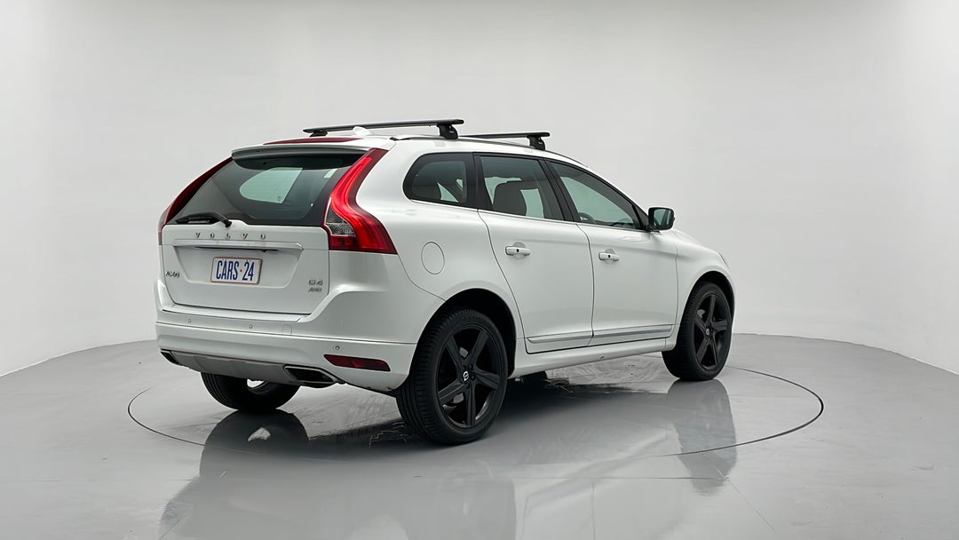 2016 Volvo XC60 D4 Luxury, Automatic, 120991 km, Right Back Diagonal (45- Degree) View