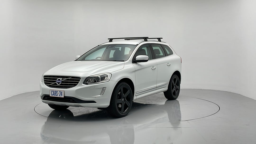 2016 Volvo XC60 D4 Luxury, Automatic, 120991 km, Left Front Diagonal (45- Degree) View