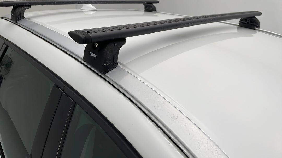 2016 Volvo XC60 D4 Luxury, Automatic, 120991 km, Roof/Sunroof View