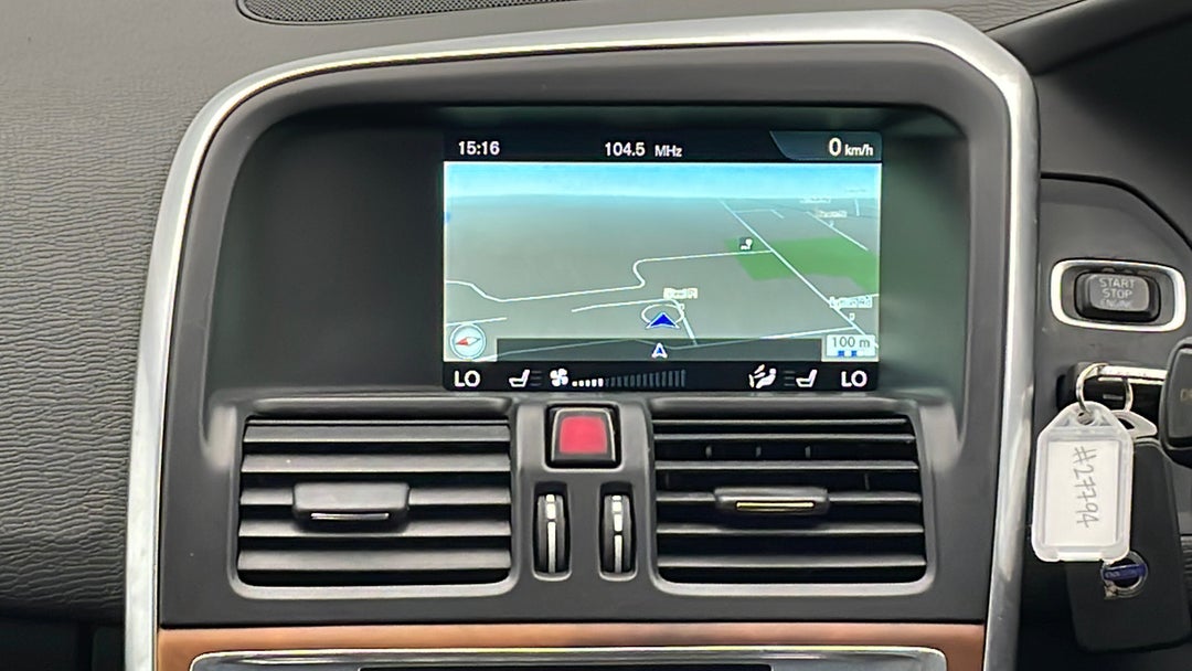 2016 Volvo XC60 D4 Luxury, Automatic, 120991 km, Infotainment System