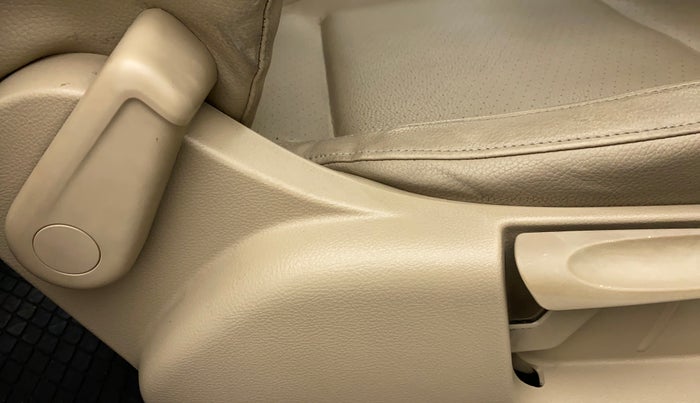 2015 Volkswagen Vento HIGHLINE PETROL AT, Petrol, Automatic, 71,330 km, Driver Side Adjustment Panel