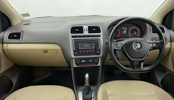 2015 Volkswagen Vento HIGHLINE PETROL AT, Petrol, Automatic, 71,330 km, Dashboard
