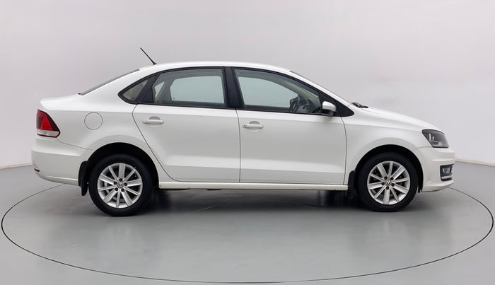 2015 Volkswagen Vento HIGHLINE PETROL AT, Petrol, Automatic, 71,330 km, Right Side View