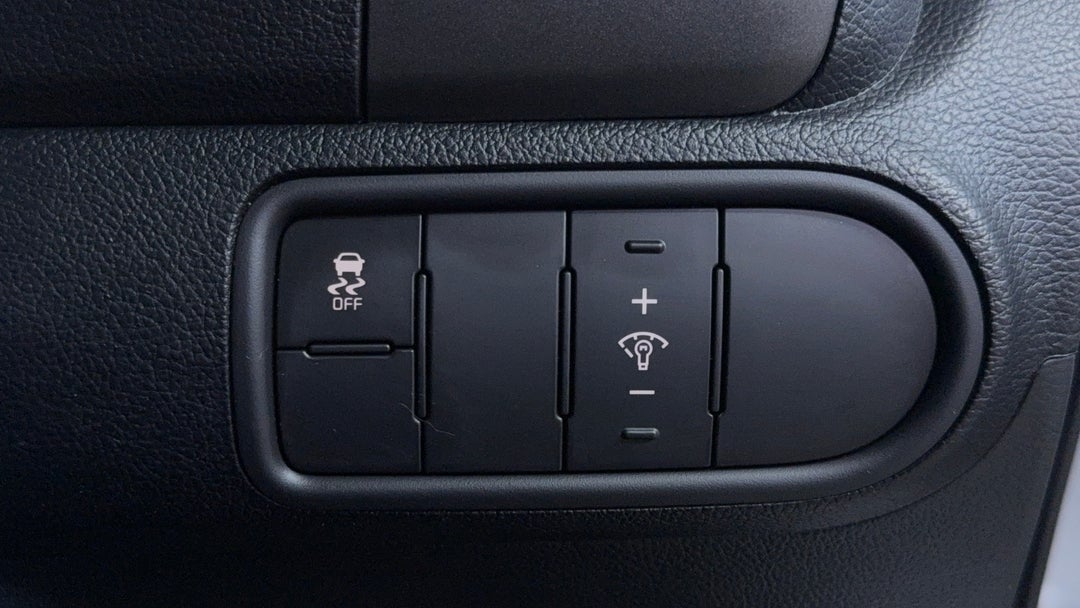 2017 Kia Cerato Sport, Automatic, 37017 km, Utility Switches/Buttons