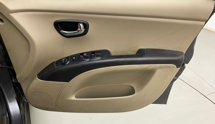 2013 Hyundai i10 MAGNA 1.2, Petrol, Manual, 55,154 km, Driver Side Door Panels Control