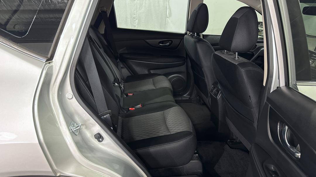 2017 Nissan X-trail St (FWD), Automatic, 90708 km, Right Side Rear Door Cabin View
