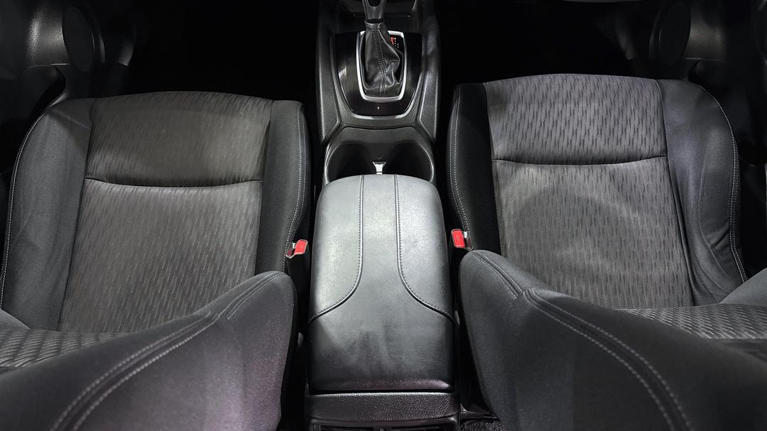 2017 Nissan X-trail St (FWD), Automatic, 90708 km, Center Console
