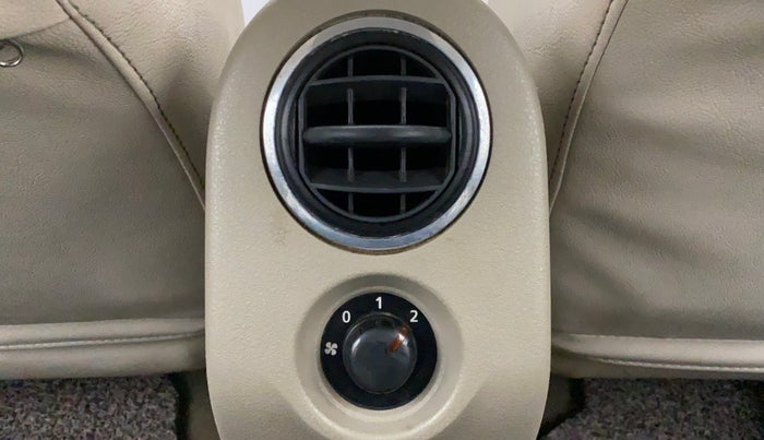 2014 Nissan Terrano XV D THP PREMIUM 110 PS, Diesel, Manual, 1,08,497 km, Rear AC Vents